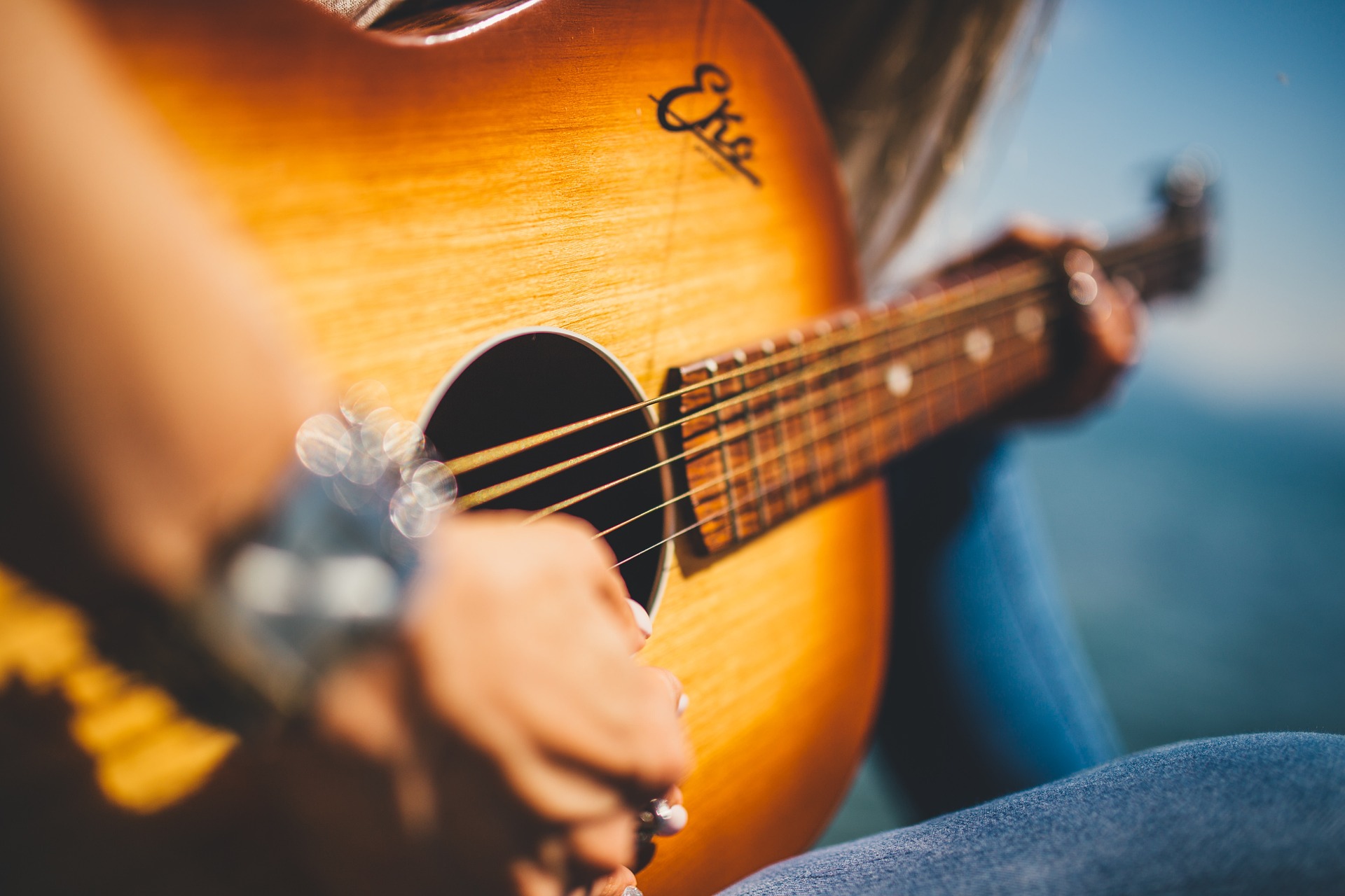 guitar-g8e0cf9d43_1920
